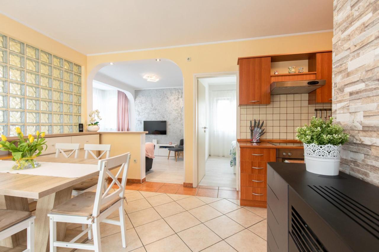 Apartment Blazi Njivice Eksteriør billede