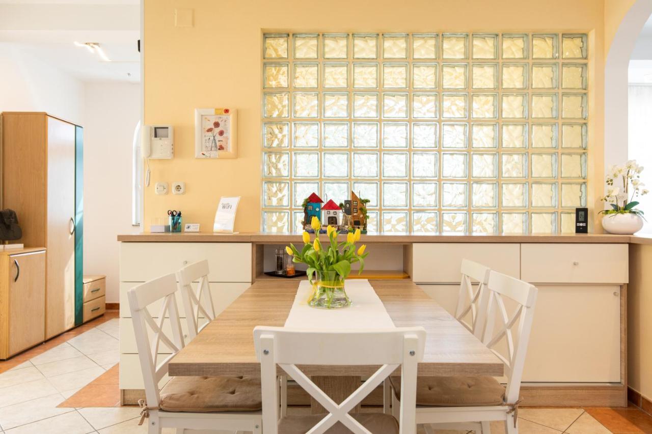 Apartment Blazi Njivice Eksteriør billede