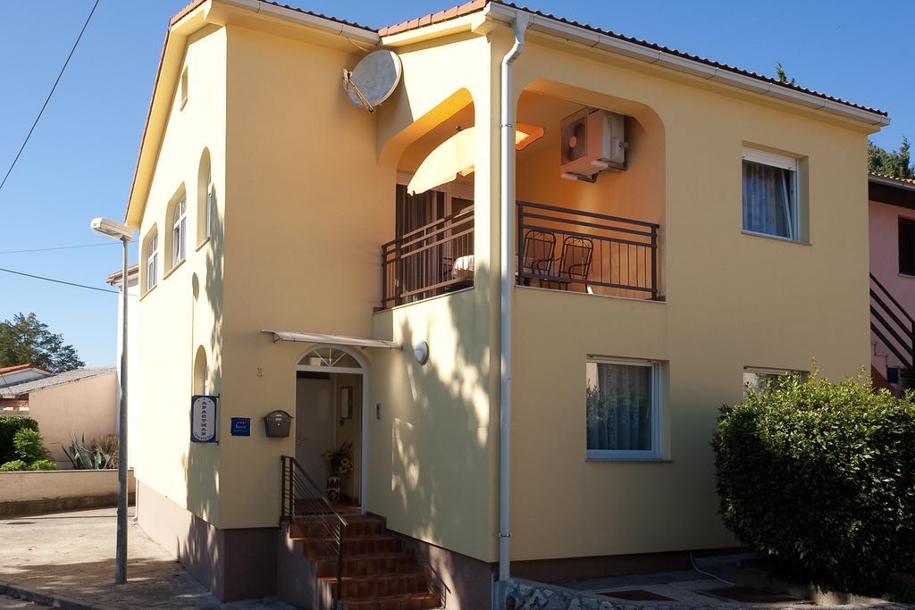 Apartment Blazi Njivice Eksteriør billede
